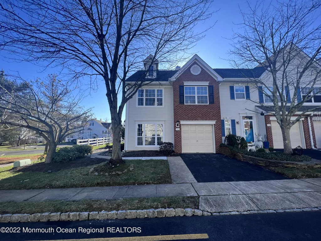 1101 King George Ln, Toms River, NJ